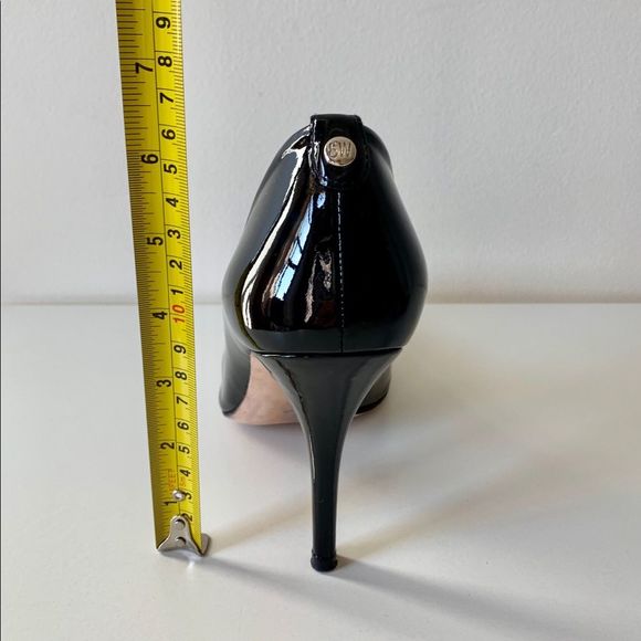 Stuart Weitzman Patent Leather Heels Size 8.5 - Picture 4 of 5